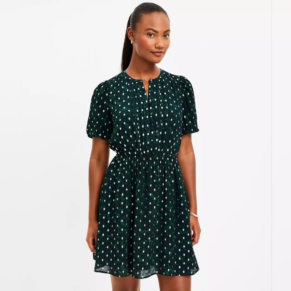 LOFT Metallic Clip Pintucked Flare Dress New Size‎ Small Green